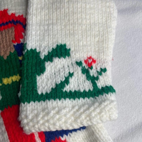 Knit sweater women Sz M? Button colorful white Spanish images handmade - Picture 2 of 11